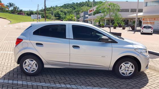 CHEVROLET ONIX 1.0 MPFI LS 8V FLEX 4P MANUAL CHEVROLET ONIX 1.0 MPFI LS 8V FLEX 4P MANUAL